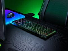 Razer BlackWidow V4 mehanska tipkovnica, Low-profile, rumena stikala, RGB (RZ03-05271500-R3M1)