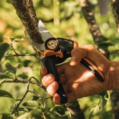 Fiskars X-Series PowerGear Bypass Pruner L P961 vrtne škarje za veje do Ø26 mm, 22,2 cm (1057175)