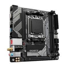 Gigabyte Gigabyte A620I AX 1.0 Družina procesorjev AMD Podnožje procesorja AM5 Podprti pomnilnik DDR5 DIMM Podprti vmesniki trdega diska SATA, M.2 Število SATA priključkov 2