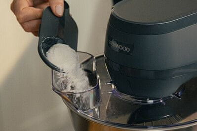 Prostorna 4,3L posoda z ročajem