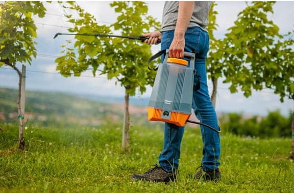 Akumulatorska škropilnica BS 8