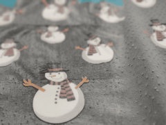 Ljubki dom Svetleča božična odeja iz mikropliša SNOW BUDDY, siva Velikost: 150 x 200 cm