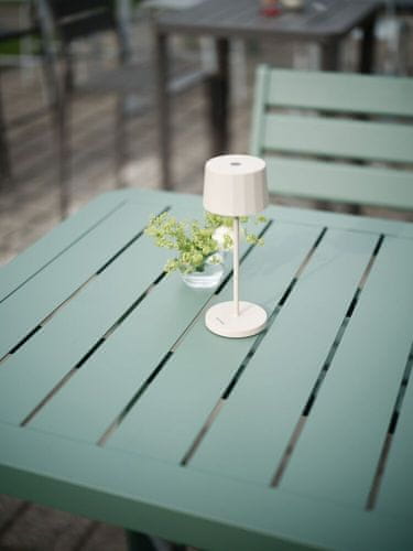 Kettlight Ribbed bela namizna LED svetilka