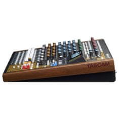 686 Tascam Model 12 - 10-kanalni mešalnik