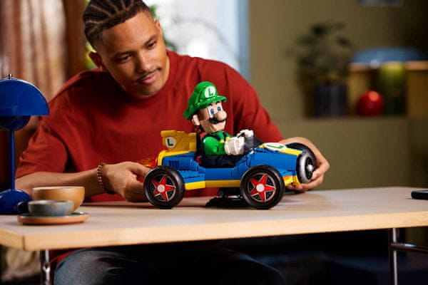 Sestavljiv model Luigi in Mach 8