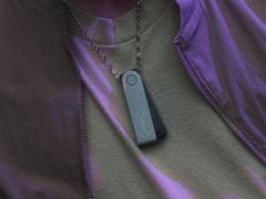 Ledger Nano S PLUS, denarnica za Bitcoin in druge kriptovalute, Neptune Blue