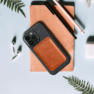 Infostyle Magnetna denarnica "Alcane MagPocket" za iPhone s tehnologijo MagSafe Rjava