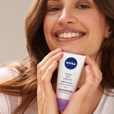 BEIERSDORF nivea 24-urna vlažilna pomirjujoča dnevna krema SPF 15 50 ml
