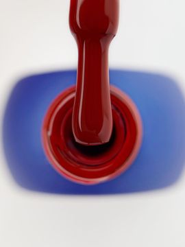 TOUCH gel lak 18 - rdeč prekrivni hibridni lak, 9 ml