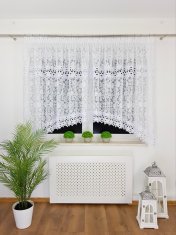 Že izdelana zavesa 300x160 cm s 3D vezenjem in gipur čipko, prišita v krivulji