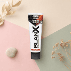Blanx BlanX Intensive Madeži Belilna Zobna Pasta 75 ml Volcano Black