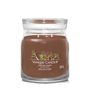 Yankee Candle Praline in breza - Yankee Candle Signature - Srednja sveča z dvema stenjema - Novo za leto 2022