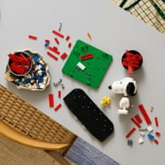 LEGO 21368 Peanuts: Snoopyjeva pasja uta