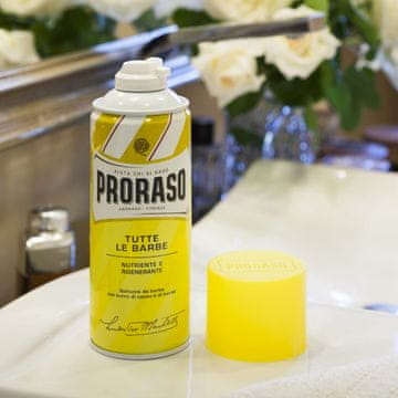 Proraso Proraso hranilna in regenerirajoča pena za britje