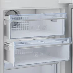 Beko Vgradni hladilnik BCNA275E4SN