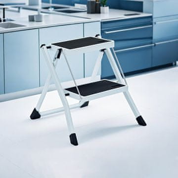 Songmics Dvostopenjski stolček 50x59.5x44 cm bel črn