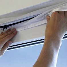 Tesnilo za strešno okno klimatske naprave