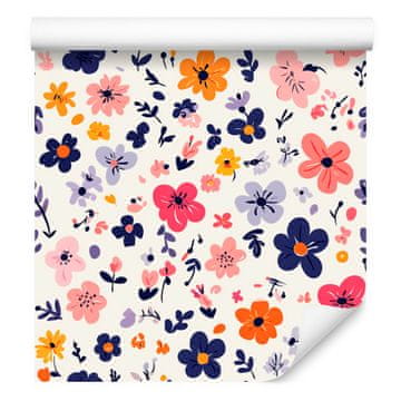 Tapeta Cottagecore Flowers bela, svetlo siva in koralna 50x1000 cm