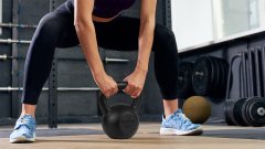 Rebel Utež iz litega železa kettlebell 6 kg za vadbo