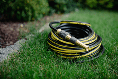 Bradas Nastavljiva razpršilna šoba MEDENINASTA MEHKA GW 3/4" s priključkom za pipo GZ 3/4" 10 cm medenina BR-S4711
