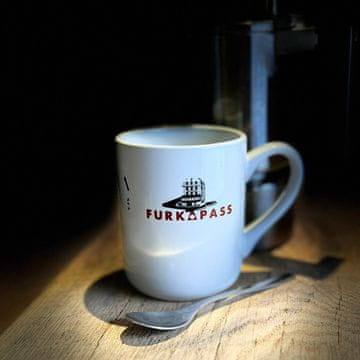 Kolesarski vrček Furkapass - ZAKAJ TU? Popolno darilo za kolesarja