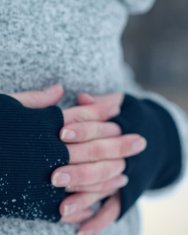 Jožánek Pulover za nošenje otroka spredaj Elsa S siva; sivi poudarki