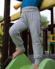 Jožánek Lahke baggy hlače za otroke 128 sivi poudarki