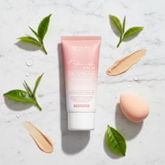 Svetlo obarvana BB krema 03 Peach - s pantenolom, ki vlaži, izenačuje ten kože in zagotavlja naravno prekrivnost 30 ml