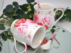 Porcelanaste skodelice, velike, komplet 2 x 350 ml, v škatli, za darilo - kolekcija Rose