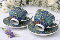 Porcelanaste skodelice s krožniki, 2 kosa. Van Goghove perunike, 250 ml, kot darilo