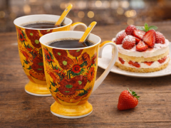Porcelanaste skodelice 2 kosa Vincent van Gogh Sončnice luksuzno darilo