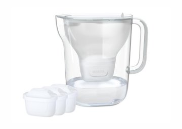 Brita Vrč Essential XL + 3 kartuše (bele barve)