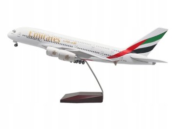 ZBIRATELJSKI MODEL LETALA AIRBUS A380 EMIRATES, REPLIKA 47 CM, 1:150