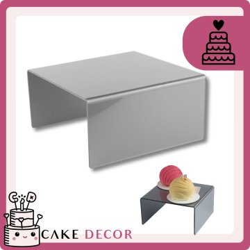 Enodelna platforma srebrne barve 15x15x8 cm