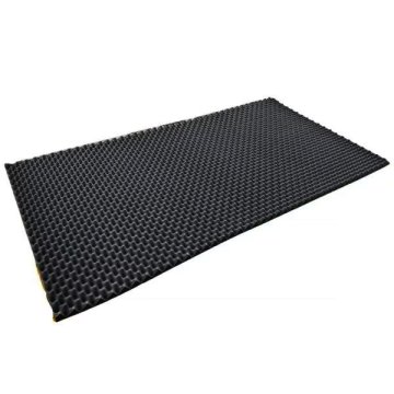 ABM Akustična poliuretanska pena WAVE 20 mm 100 x 200 cm samolepilna zvočnoizolacijska plošča, ki absorbira zvok