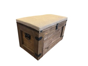 Rustikalna lesena skrinja na kolesih, 80x47x45 cm, s kremnim sedalom