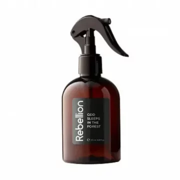 Rebellion Aromatični sprej za dom Bog spi v gozdu 275 ml