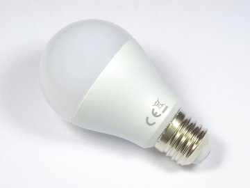 LED žarnica E27 10W toplo bela 800 lm / 59W