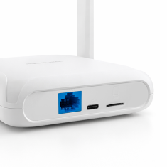 Qoltec usmerjevalnik za dom in potovanja 4G LTE WiFi 6 | AX300 | 2,4 GHz | dvojna antena | USB-C | mikro SIM