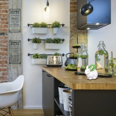Figurica zajčka v lončku za rože v lončku zajček in zajček v beli barvi za spomladanske rože