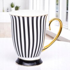 Porcelanasta skodelica v darilni škatli iz črno-belega zlata