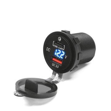 Biketec DVOJNI USB PRIKLJUČEK ZA HITRO POLNJENJE ZA MOTOCIKEL USB TIPA-C Z OSVETLITVO IN VOLTMETROM, PRITRDITEV NA RAVNO POVRŠINO (OKROŽJE, ZGORNJI KOVČEK) ALI NA KRMILO - POTREBEN JE ADAPTER BTMUS28