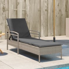 Vidaxl Ležalnik z blazino svetlo siv 63x200x81 cm poli ratan