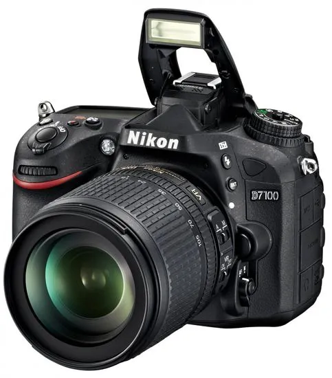 Nikon digitalni fotoaparat D7100 + 18-105 VR
