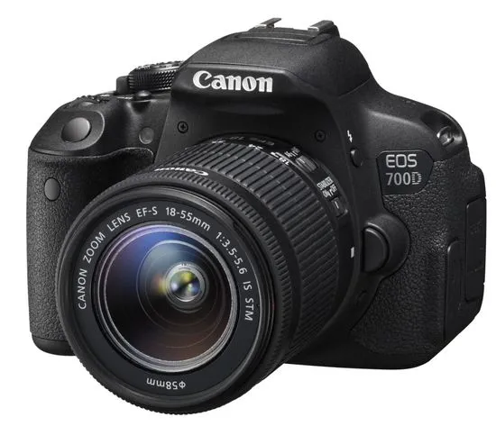 Canon fotoaparat EOS 700D + EF-S 18-55 mm IS STM