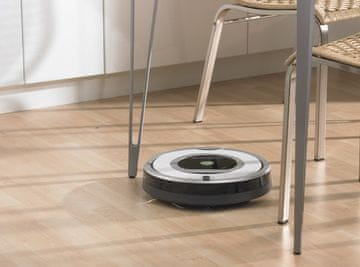 iRobot robotski sesalnik Roomba 765