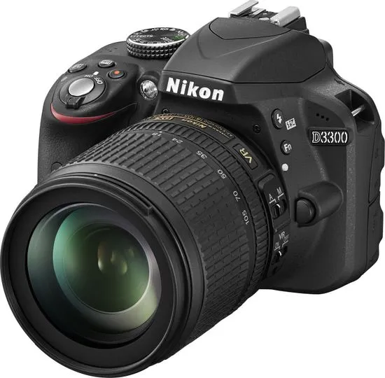 Nikon digitalni fotoaparat D3300 + 18-105 VR