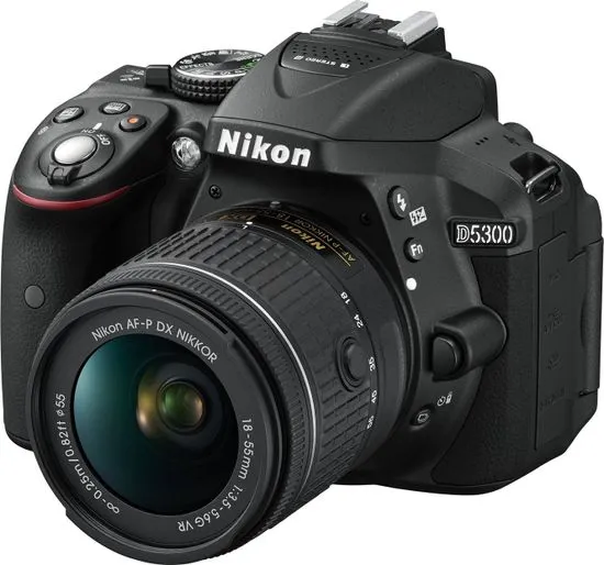 Nikon digitalni fotoaparat D5300 KIT AF-P 18-55 VR, črn - odprta embalaža