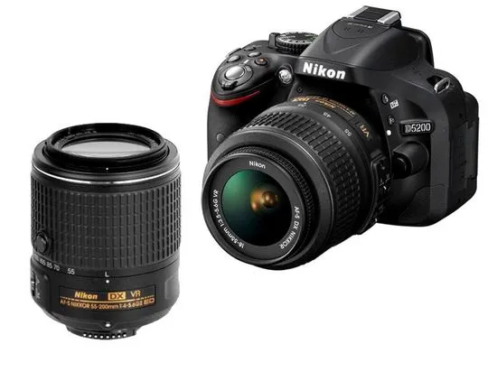 Nikon digitalni fotoaparat D5200 + 18-55 VRII + 55-200 VRII