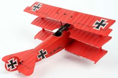 Revell Fokker Dr. 1 Triplane maketa, 37/1